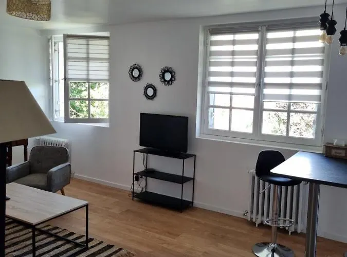 Location Saisonniere Situe A Сомюр